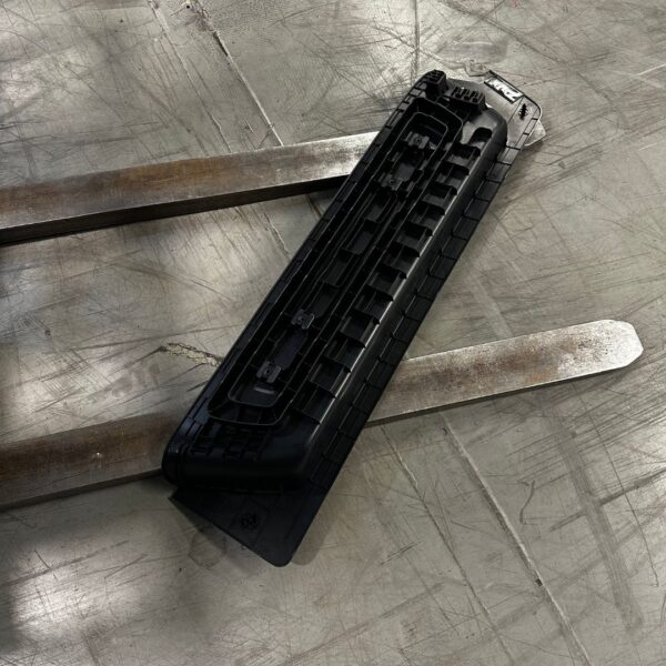 VW T7 / Ford Custom V710 Side Step – Genuine Sliding Door Step - Image 4